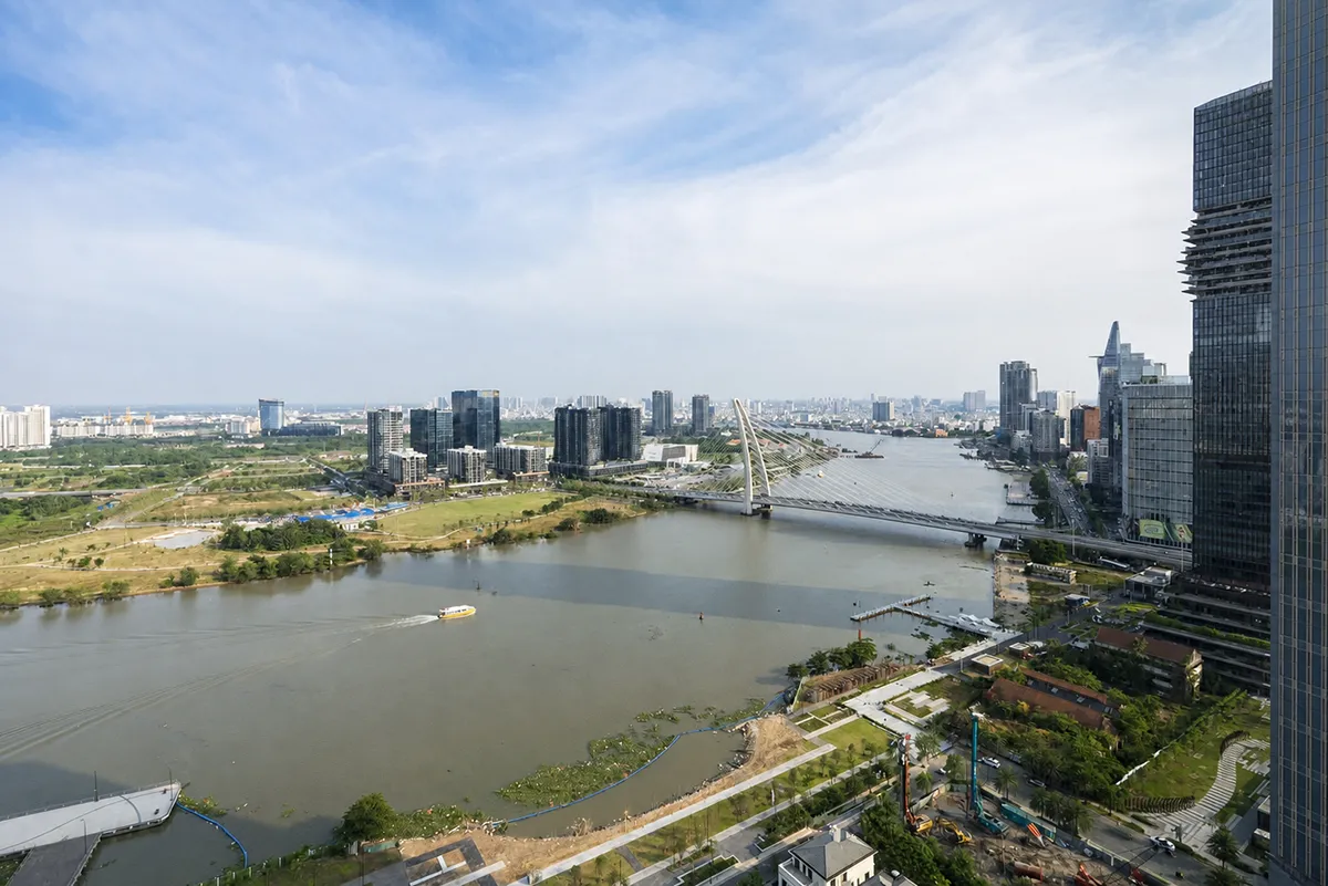 13pn-toa-se-80ty-view-song Selling 3-bedroom apartment JW Marriott Residences Grand Marina Saigon – Sea Tower