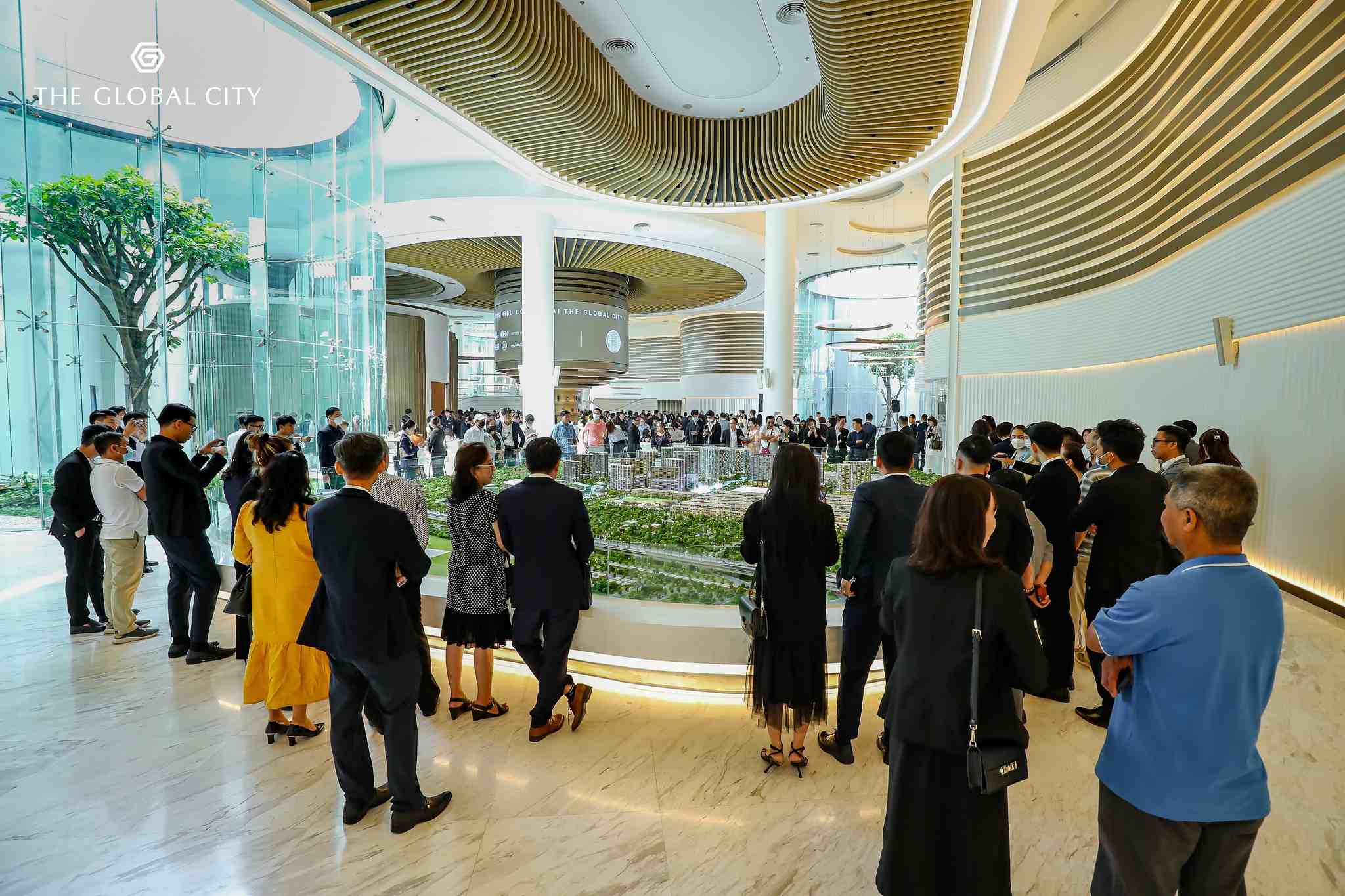 Đông đảo nhà đầu tư tham quan nhà mẫu Global City