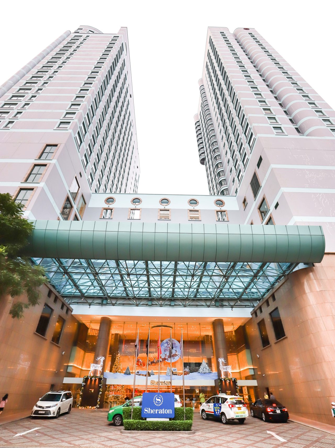 Sảnh đón tiếp sang trọng tại khách sạn Sheraton Saigon