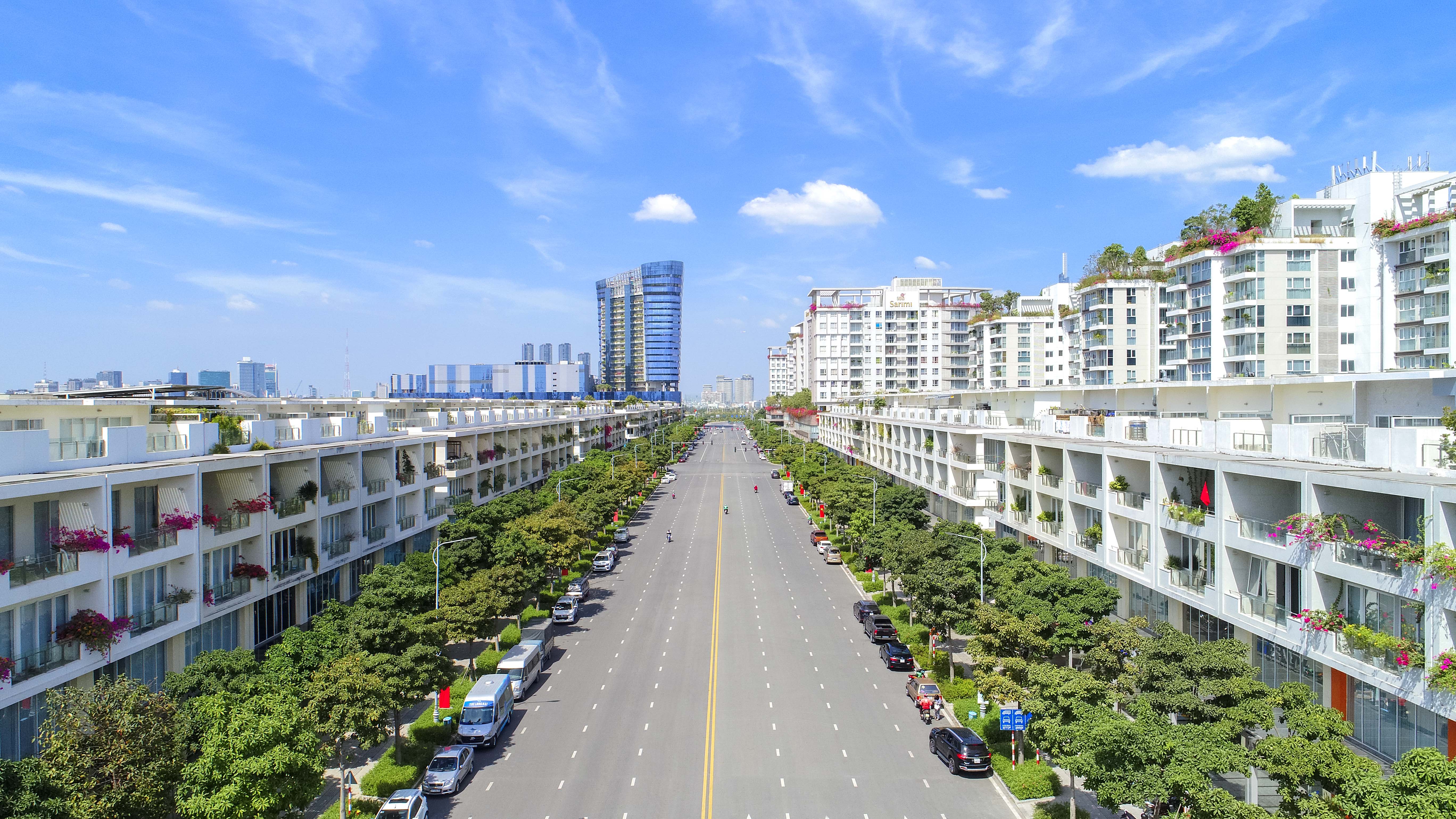 PHÁT TRIỂN THƯƠNG MẠI GẮN LIỀN ĐÔ THỊ XANH
