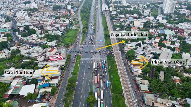 Vành đai 2 sẽ đi qua khu vực ngã tư Bình Thái trên đường Võ Nguyên Giáp. Ảnh: Anh Tú
