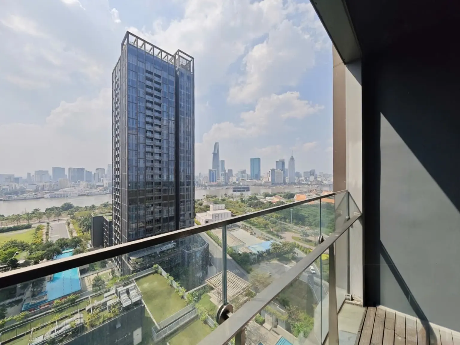 1pn-empire-city-view-song-lau267 Empire City Thủ Thiêm 1PN view sông – ngắm trọn Q1, pháo hoa quanh năm