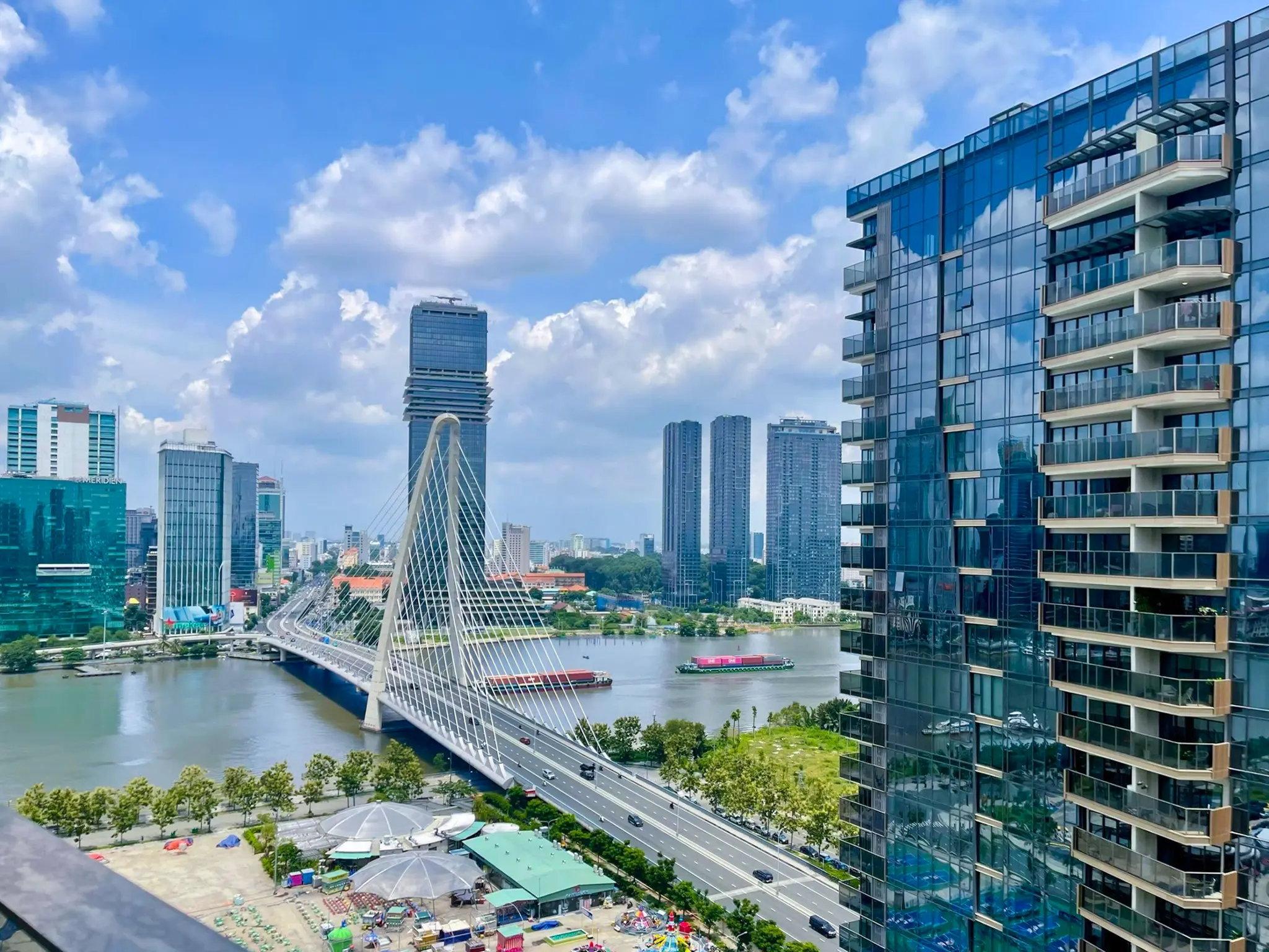 Opera-2pn-cho-thue-view-quan13 Cho thuê Opera Thủ Thiêm Căn góc 2PN tầng cao – view sông cực đẹp | Chỉ 40 triệu/tháng