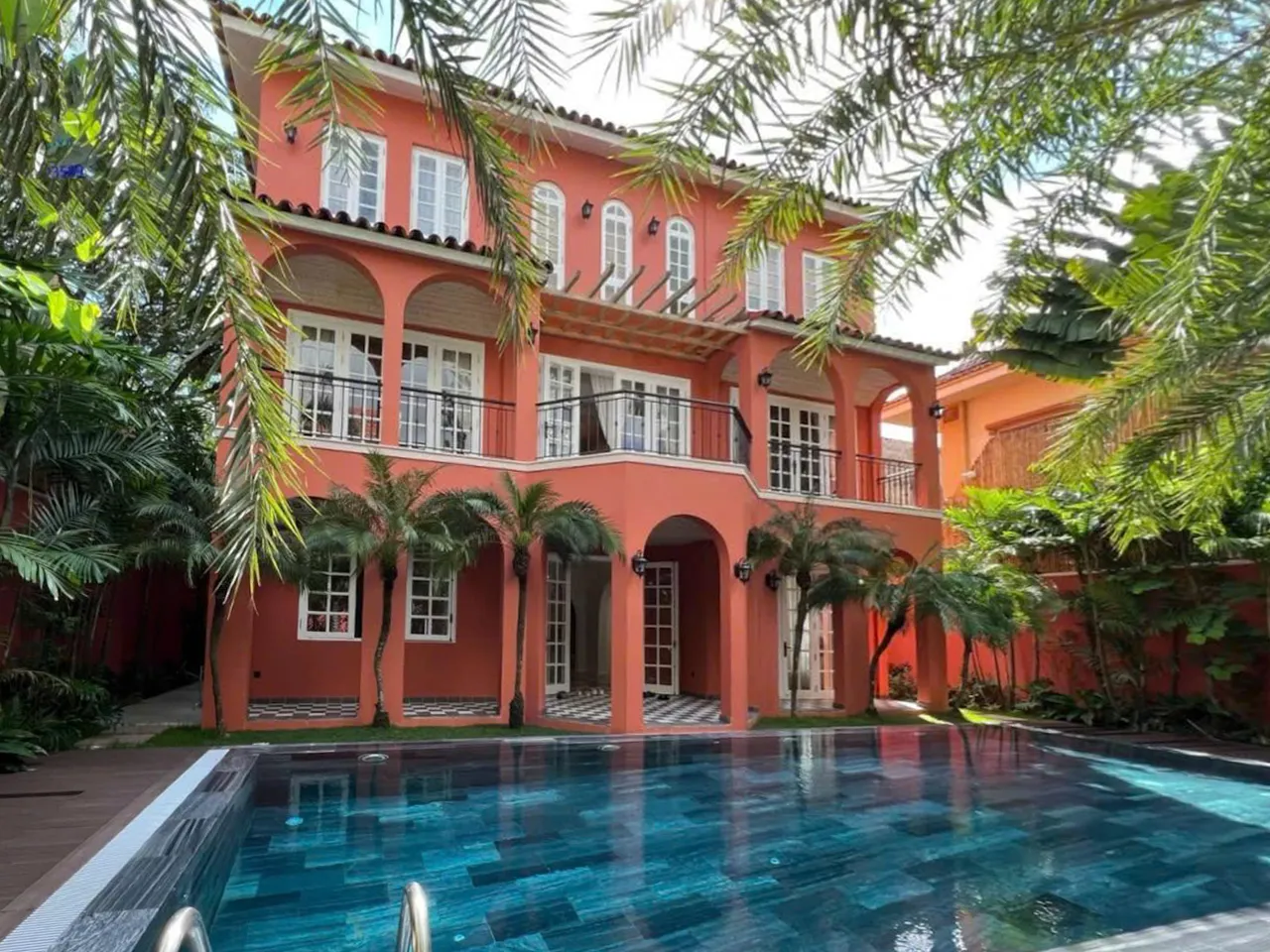 villa-thao-dien-105ty5 Biệt thự phong cách Địa Trung Hải ngay trung tâm Thảo Điền