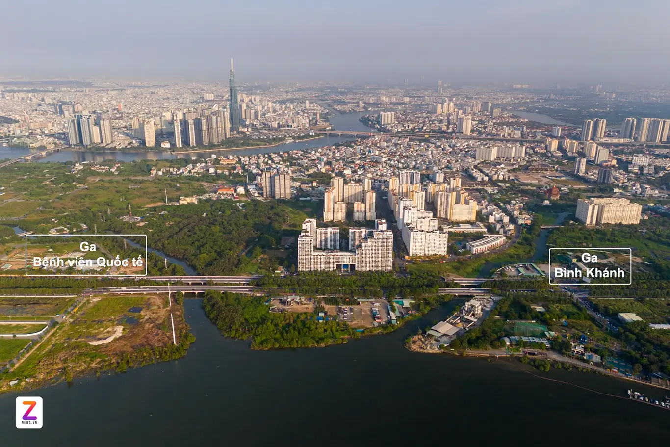 Ga Bình Khánh được bố trí tại khu vực tiếp giáp giữa Khu đô thị mới Thủ Thiêm và các khu dân cư hiện hữu phía đông nam thành phố.