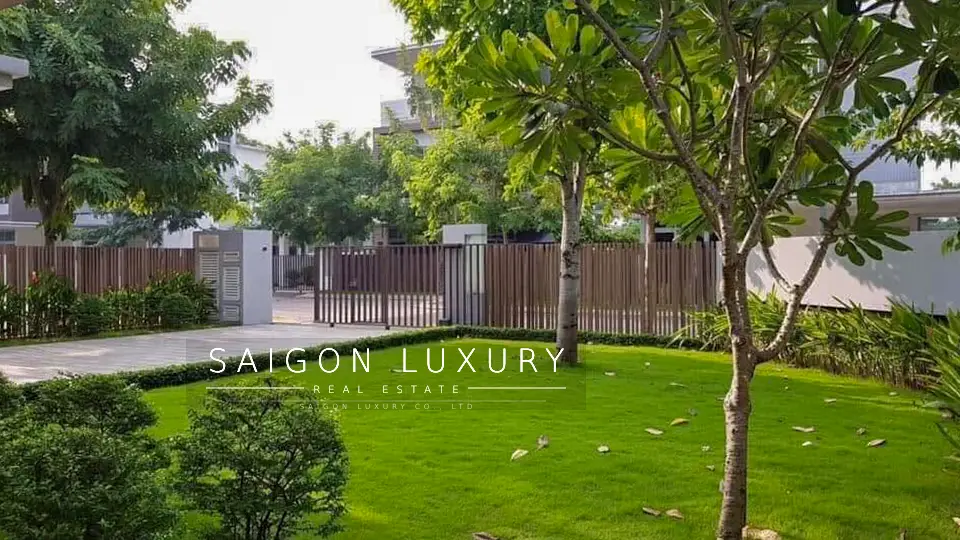 Bán biệt thự đơn lập Riviera Cove Quận 9 – Căn góc 3 mặt tiền, hồ bơi riêng, sân vườn rộng